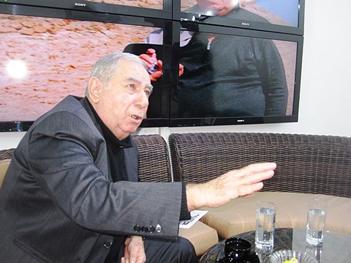 Əkrəm Əylisli – Tanınmış yazıçı və ictimai xadimin doğum günüdür