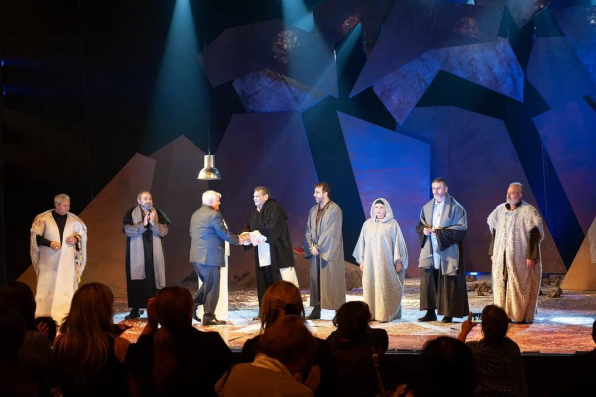 Xalq yazıçısı Kamal Abdullanın 75 illiyi qeyd olunub