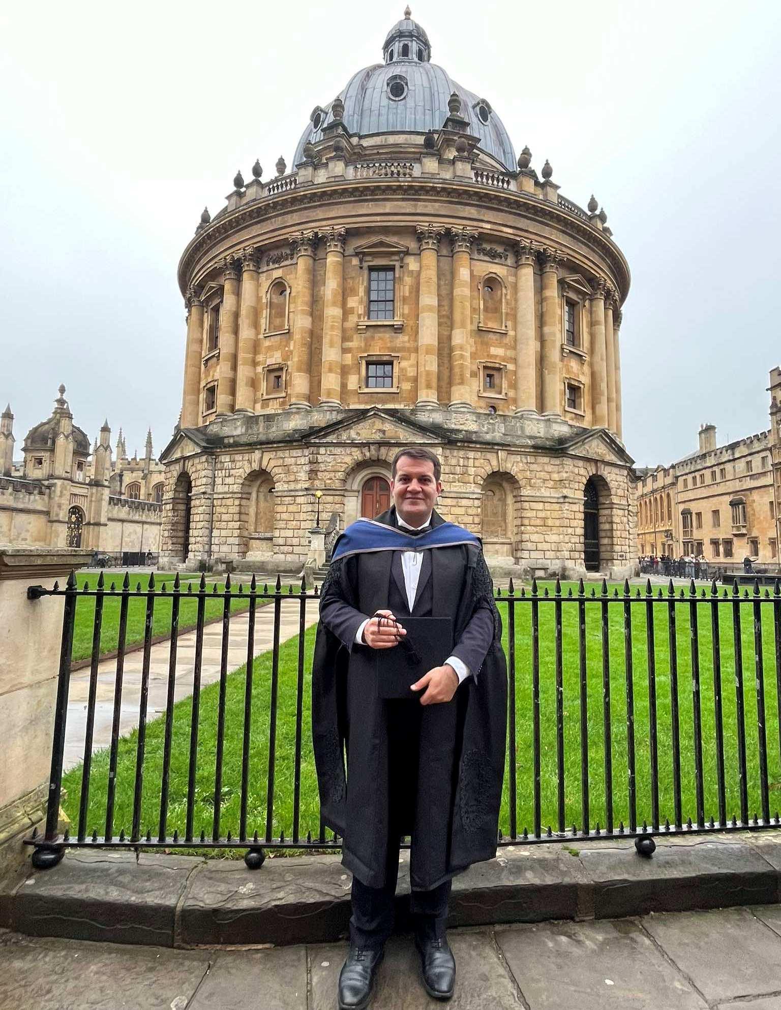 UNEC-in müəllimi Oksford Universitetindən məzun oldu