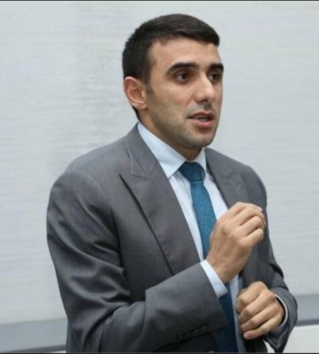 "Bəzi dərsliklərin istifadəsi şagirdlər üçün çətinliklər yaradır"