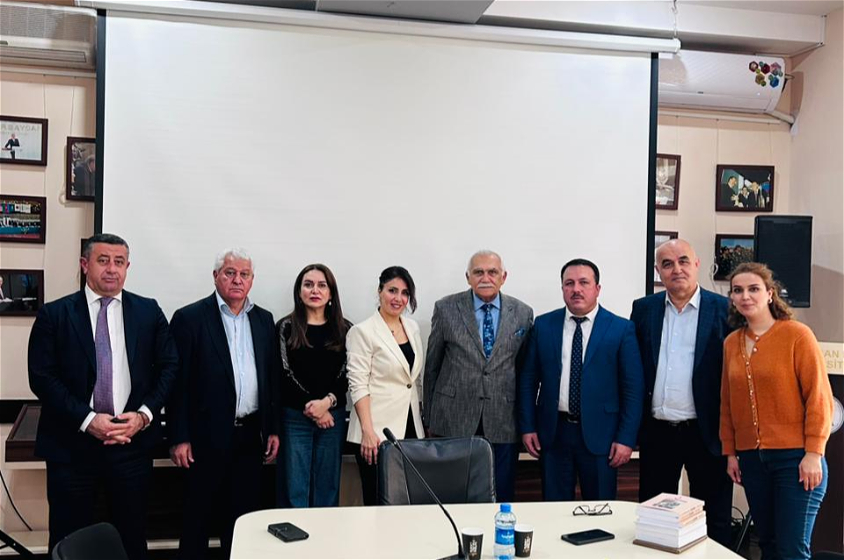 “Bodenştedt oğrudurmu, doğrudurmu?” kitabı ətrafında müzakirə keçirilib