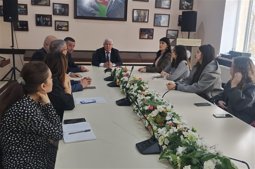 “Ədəbiyyatşünaslıqda sosioloji metod” mövzusunda elmi seminar keçirilib