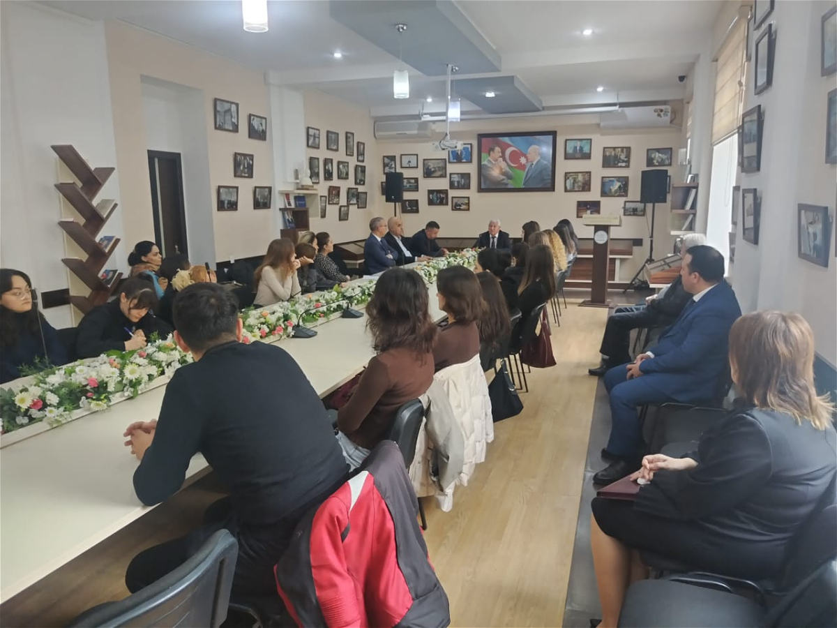 “Ədəbiyyatşünaslıqda sosioloji metod” mövzusunda elmi seminar keçirilib