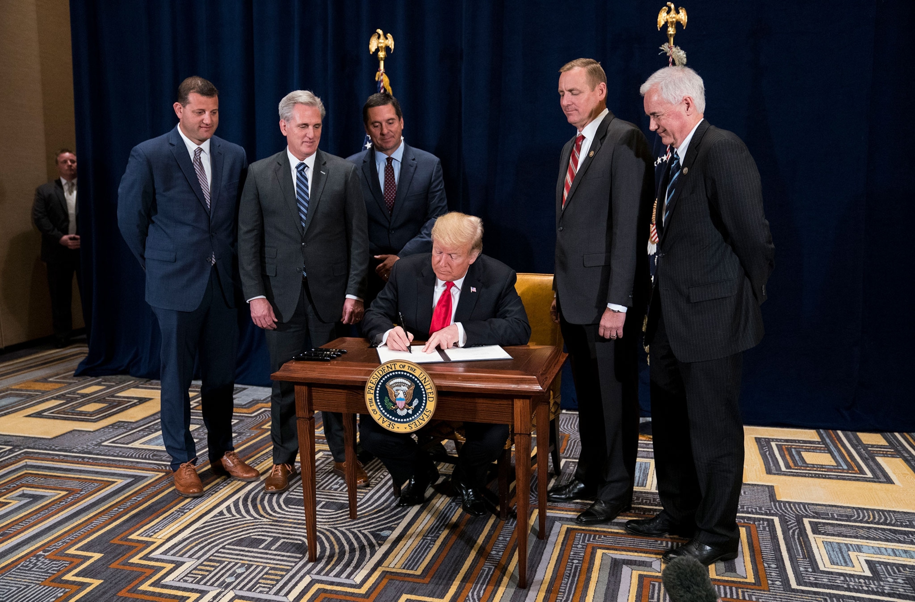 Tramp administrasiyası Baydenin tələbə krediti proqramına son qoymaq üçün razılaşma əldə etdi