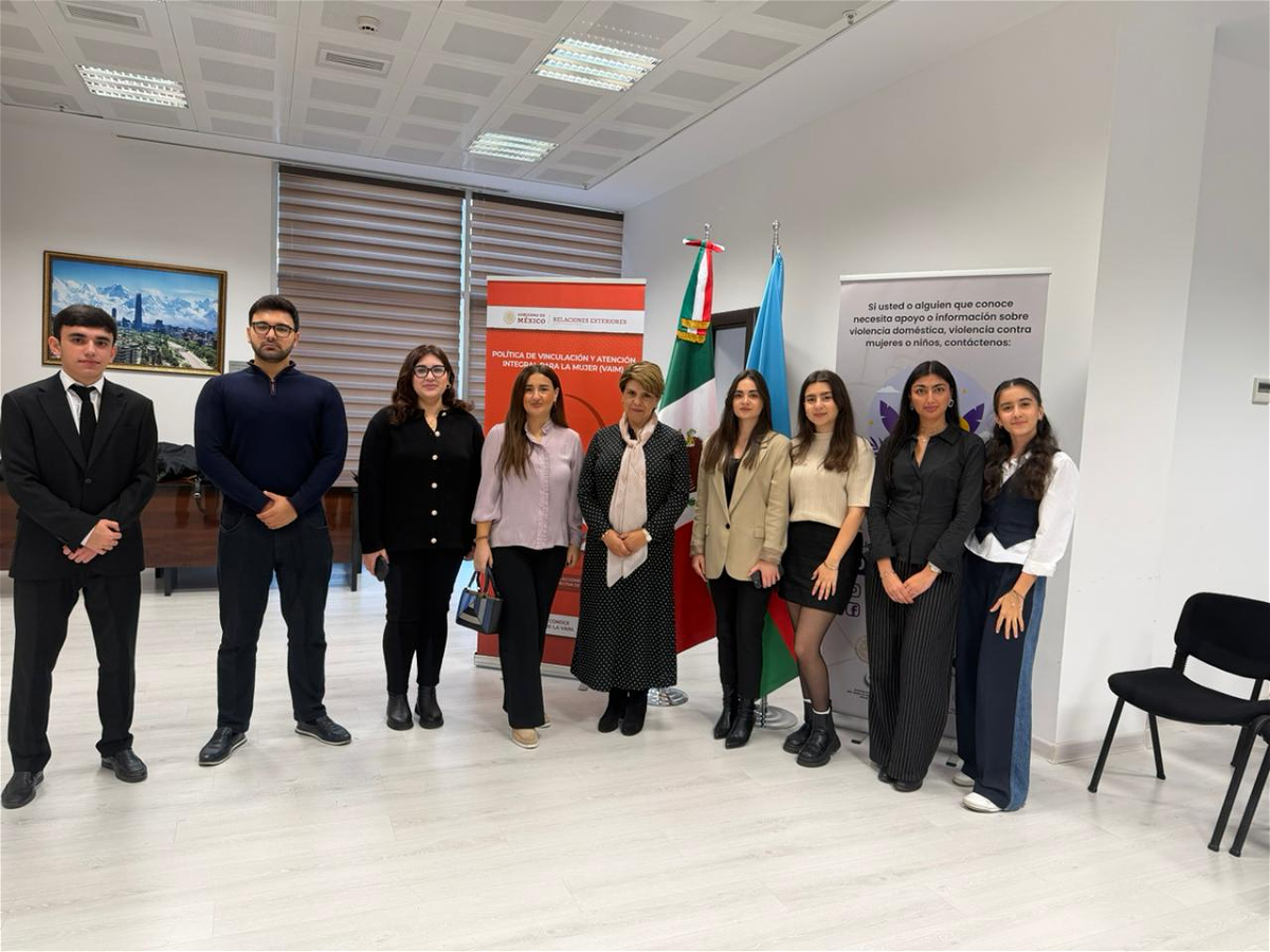 Tələbələr Meksikanın Azərbaycandakı Səfirliyində keçirilən tədbirdə iştirak ediblər