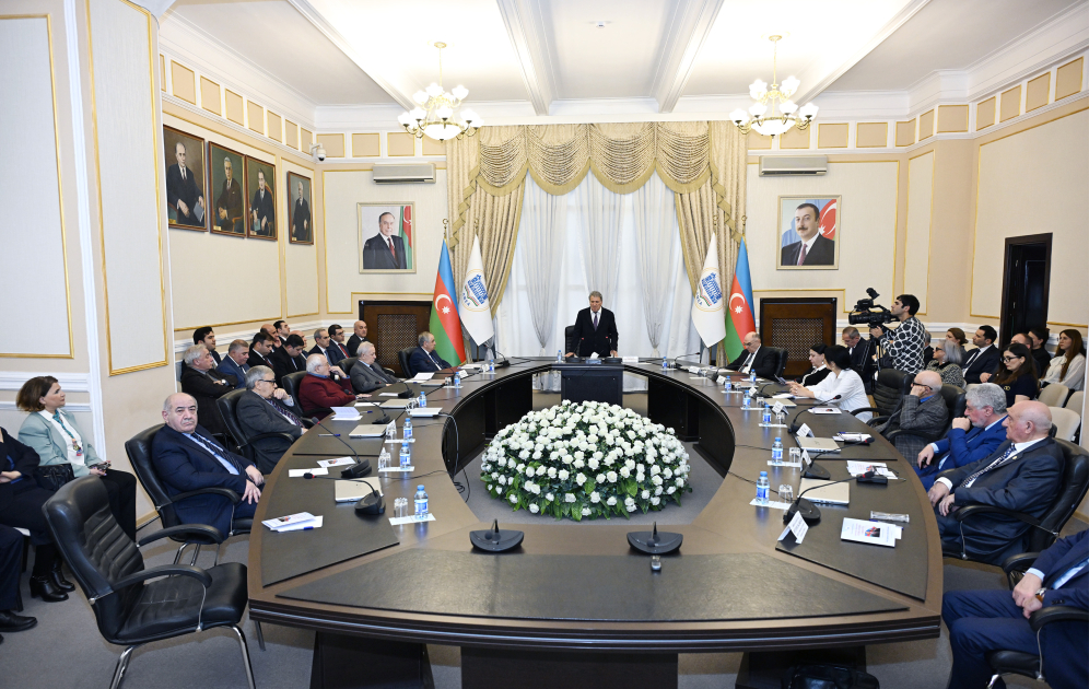“Azərbaycan Milli Elmlər Akademiyası: Heydər Əliyevdən - İlham Əliyevə” mövzusunda elmi konfrans keçirilib - FOTOLAR