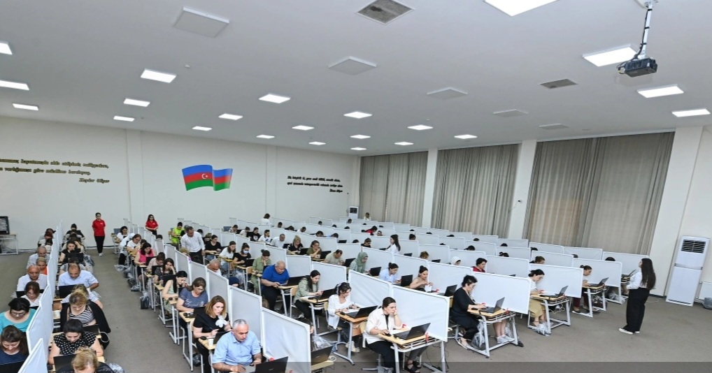 Azərbaycanda səkkiz minə yaxın müəllimin müqaviləsinə xitam verilib