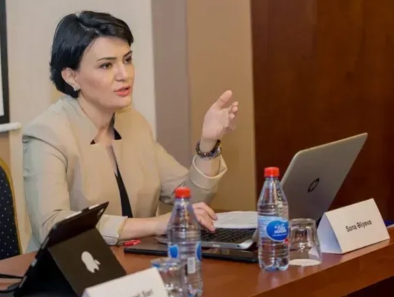 "Dərslik müəllifləri dərsliyi yazan zaman qazanca yox, öz vicdanlarına fokuslansınlar" - Əməkdar müəllim