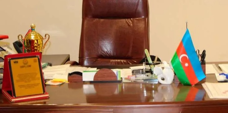 Məktəb direktorunun işə bərpa tələbi rədd edildi