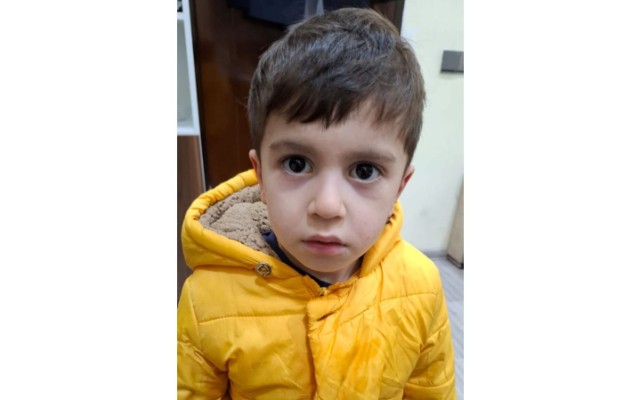 Bu uşağın valideynləri axtarılır