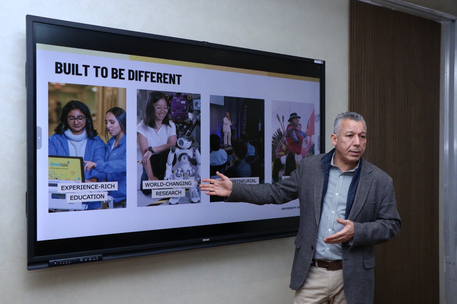 Kanadalı professor AzMİU-da akademik səfərdədir