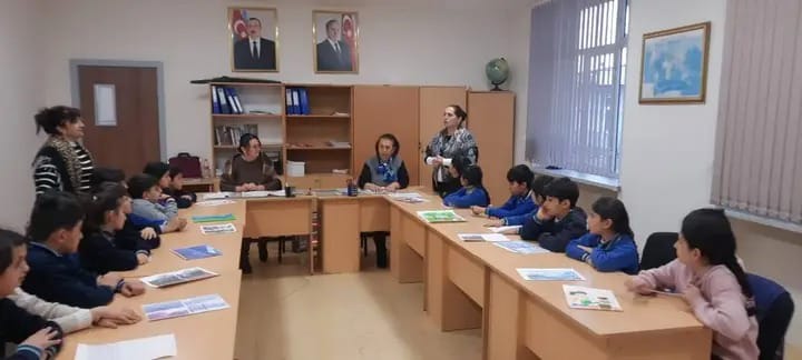 Məktəbdə "İqlim dəyişikliyi və onun fəsadları" mövzusunda dəyirmi masa keçirilib