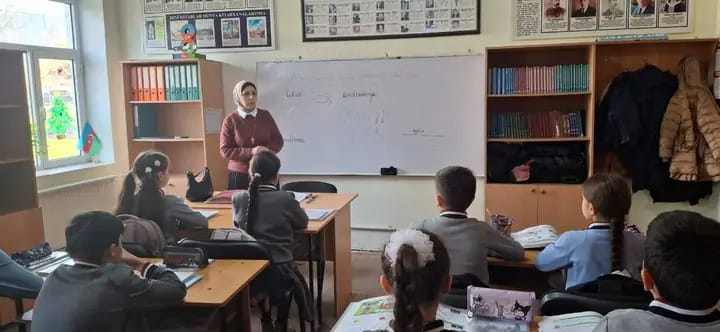 Məktəbdə “Təbiət fənləri həftəsi” çərçivəsində V sinifdə açıq dərs keçirilib