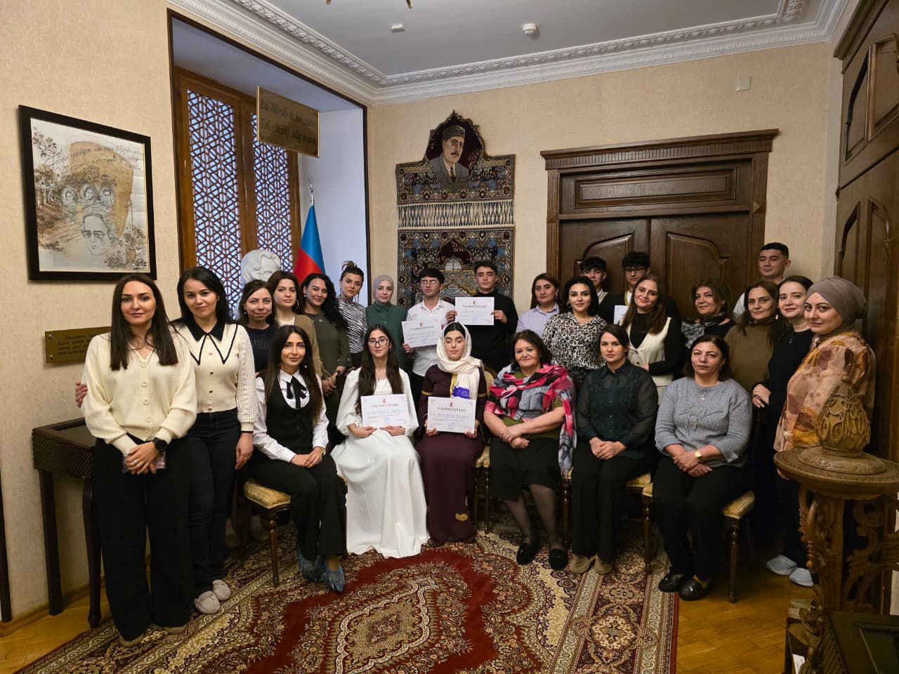 Məktəblilər Hüseyn Cavidin “Ana” pyesini səhnələşdirdilər