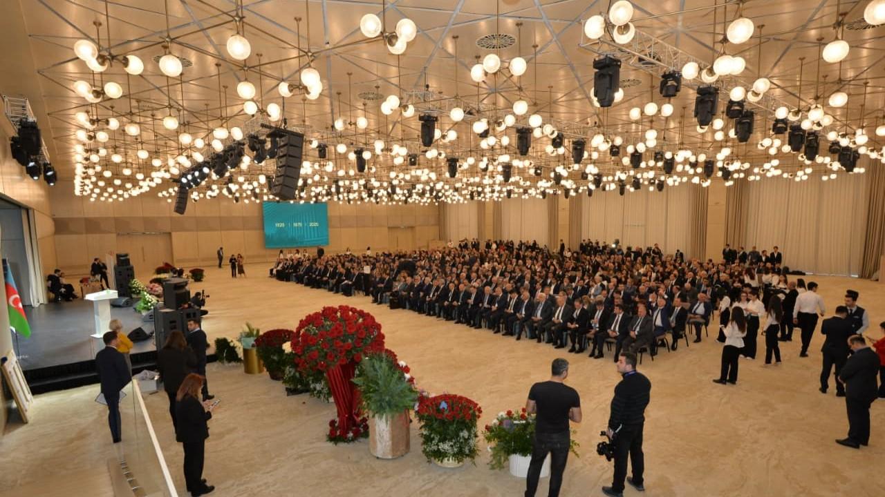 AzMİU-nun 50 illik yubileyi təntənəli şəkildə qeyd olunub