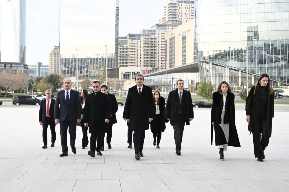 Monteneqro Baş nazirinin müavini Zəfər parkını və Şəhidlər xiyabanını ziyarət edib