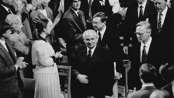 1991-ci ildə Sovet İttifaqı ləğv edildi və Müstəqil Dövlətlər Birliyi yaradıldı