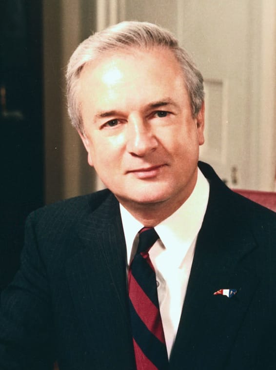 Şimali Karolinanın keçmiş qubernatoru Ceyms B. Hant vəfat edib