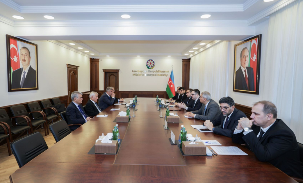 Müdafiə Sənayesi Nazirliyində BMU ilə əməkdaşlıq məsələləri müzakirə edilib - FOTO