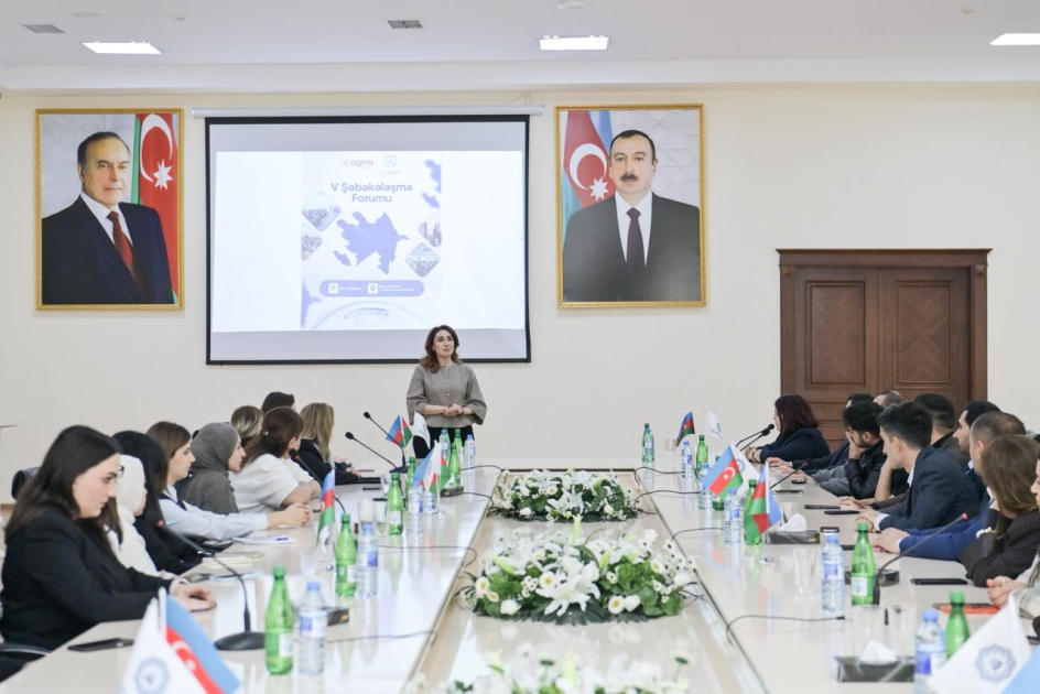 Gənc Müəllimlərin V Şəbəkələşmə Forumu keçirilib - FOTOLAR