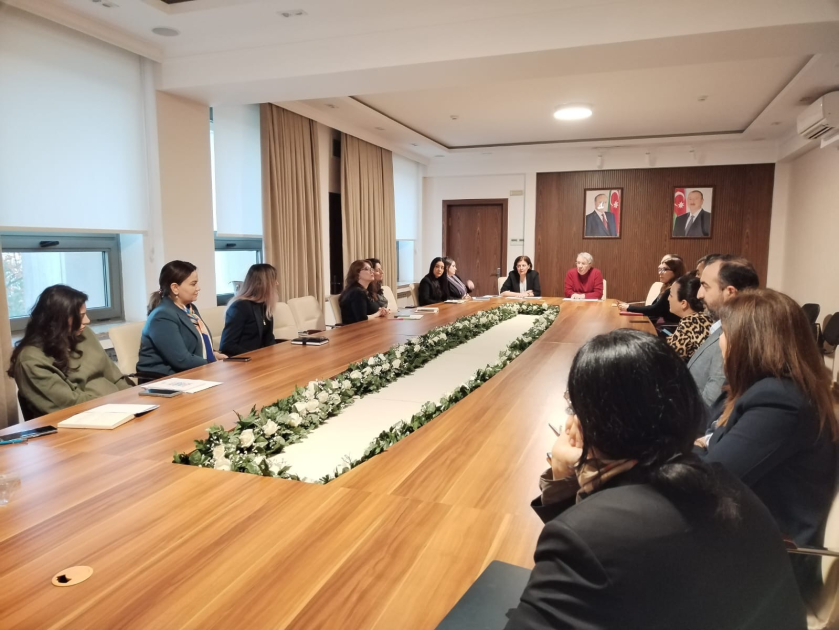 Humboldt mükafatı laureatı professor Məsud Əfəndiyev AzMİU-nun gənc alimləri ilə görüşüb - FOTO