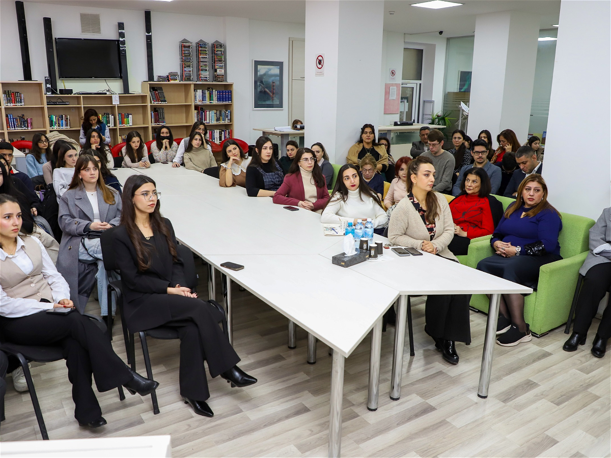 ADU-da “Süni İntellekt və Xarici Dillər” mövzusunda maarifləndirici tədbir keçirilib