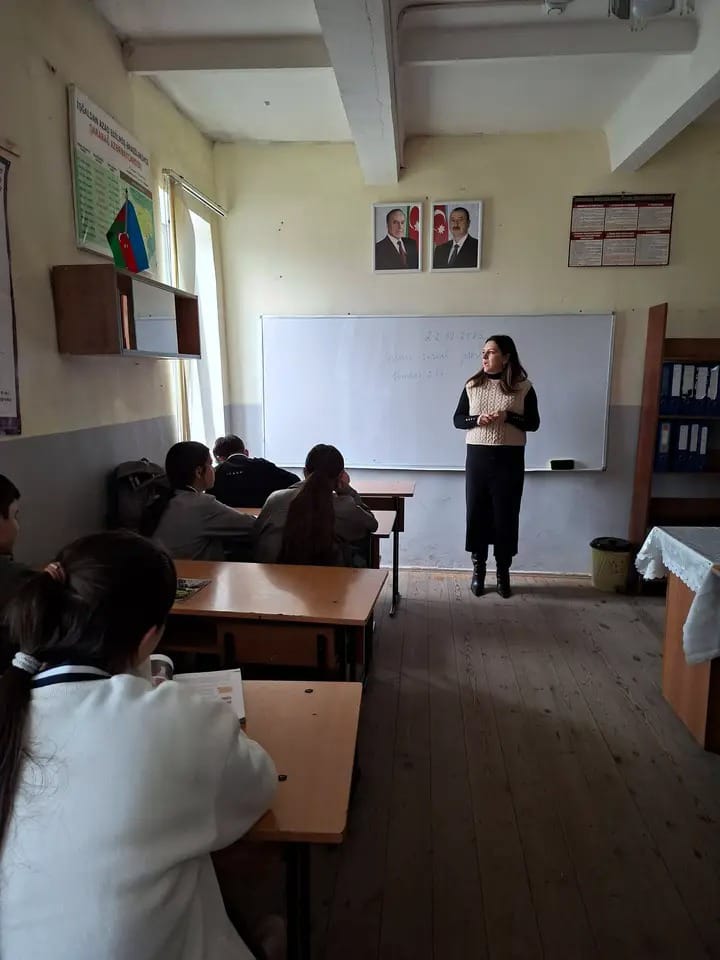 IX sinifdə Həyat bilgisi dərsi izlənilib