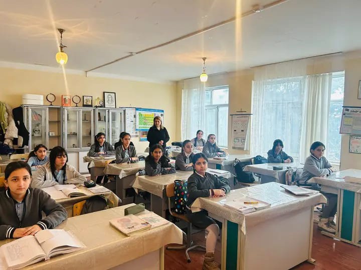 Astara məktəbində 7 "B" sinfinin qız şagirdləri üçün "Mən və mənim sinfim" mövzusunda xüsusi dərs keçirilib