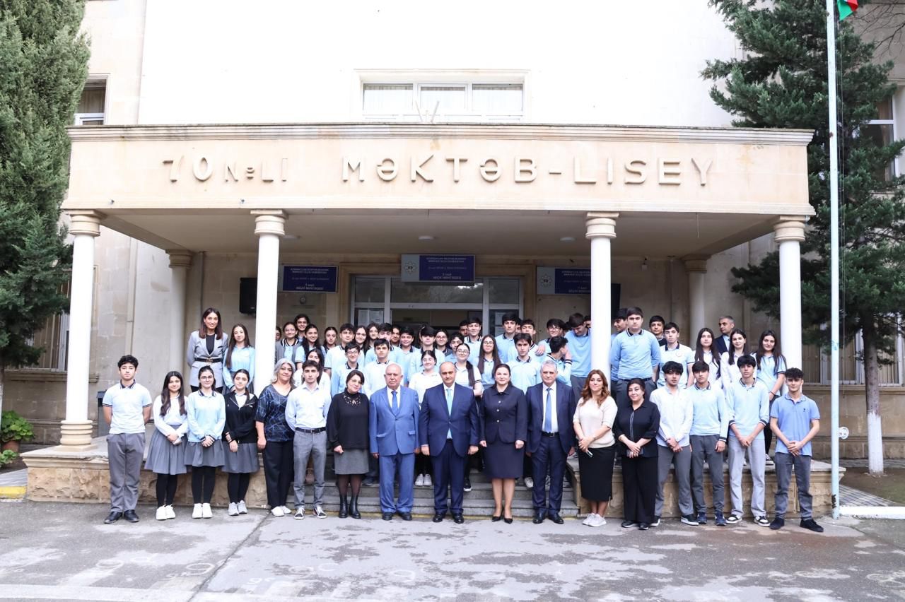 BSU-nun rektoru Nizami rayonunda  “Yeni dövrün Azərbaycanı” mövzusunda məktəblilərlə görüş keçirib