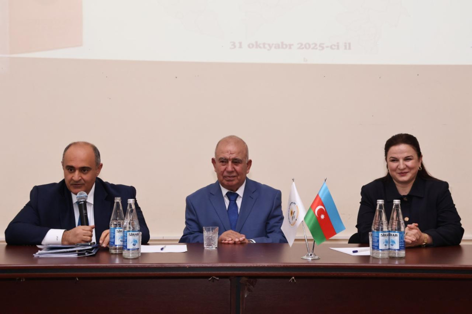 BSU-nun rektoru məzunu olduğu məktəbdə görüş keçirib - FOTOLAR