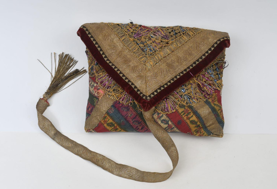 Tarix Muzeyinin Etnoqrafiya fondunda nadir quranqabı qorunur