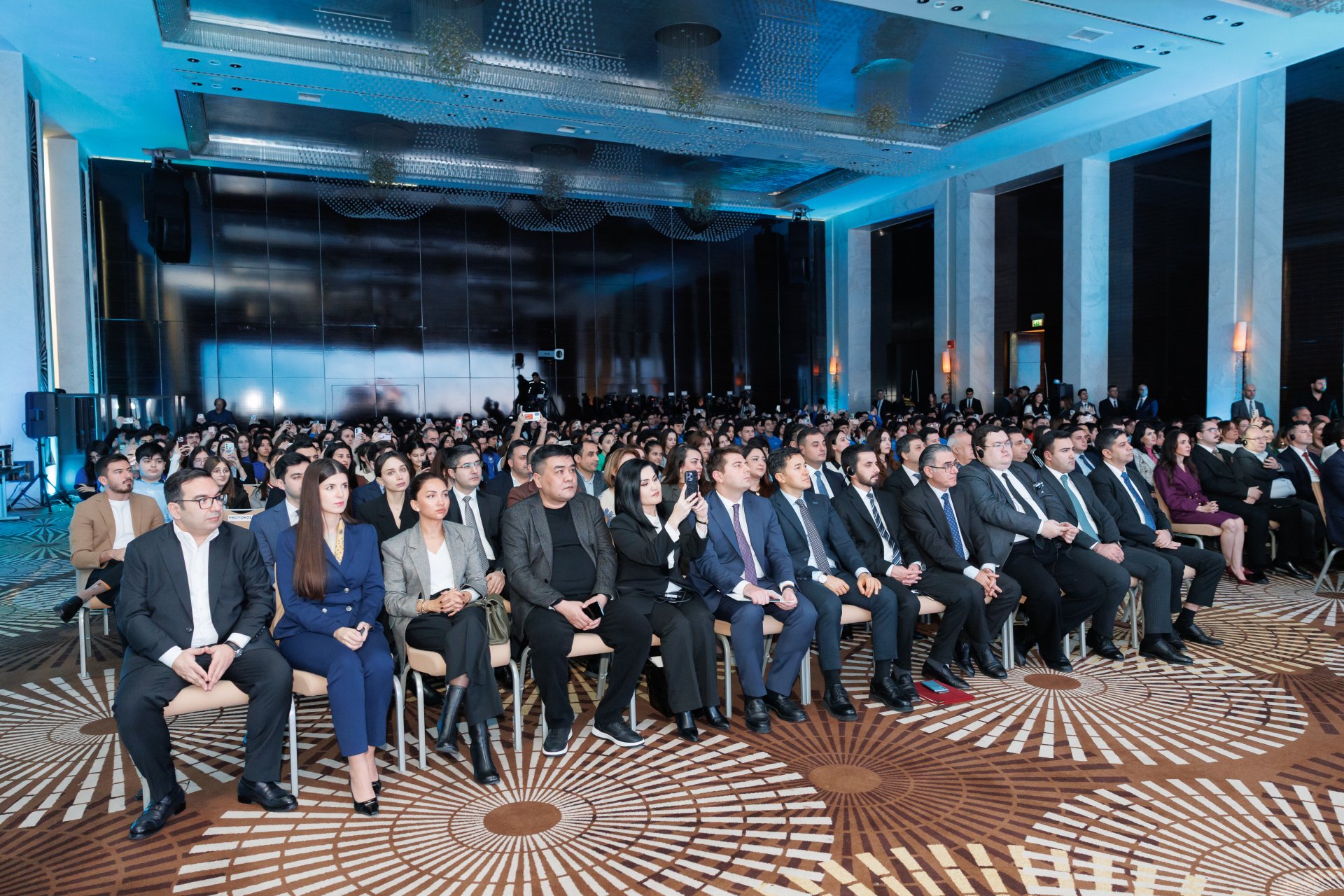 Nazirlik rəsmiləri “Süni İntellekt və Media Savadlılığı” mövzusunda konfransda çıxış ediblər