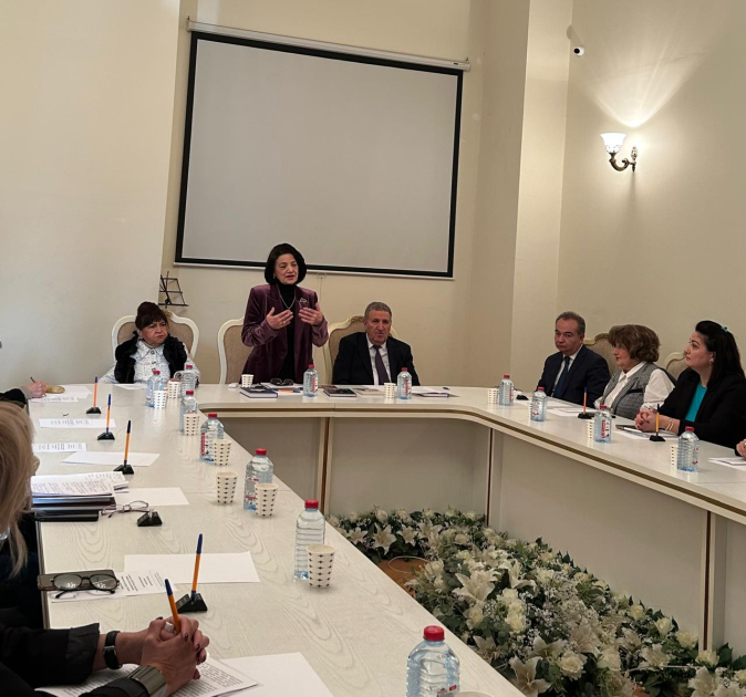 Dahi Üzeyir Hacıbəylinin 140 illik yubileyi münasibətilə çap edilmiş yeni kitabların təqdimatı keçirilib - FOTO