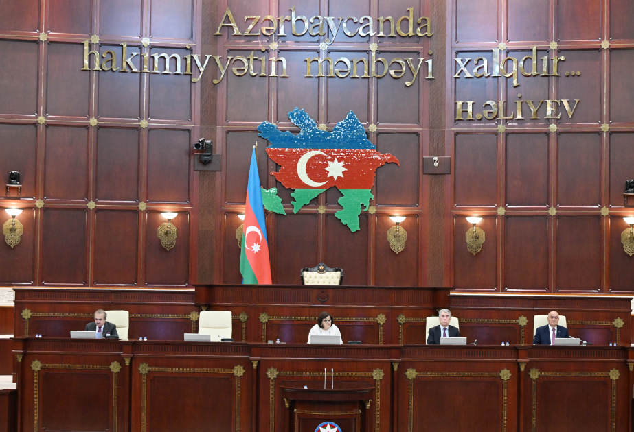 “Ümumi təhsil haqqında” Qanuna təklif edilən dəyişikliklər üçünü oxunuşda təsdiqlənib