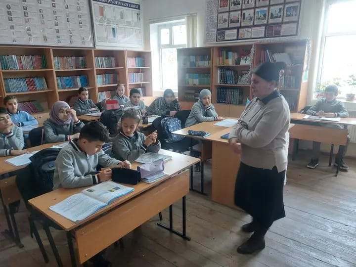 Zaqatala Çökəkoba kənd tam orta məktəbində V sinifdə "Oxu dəqiqələri" keçirilib