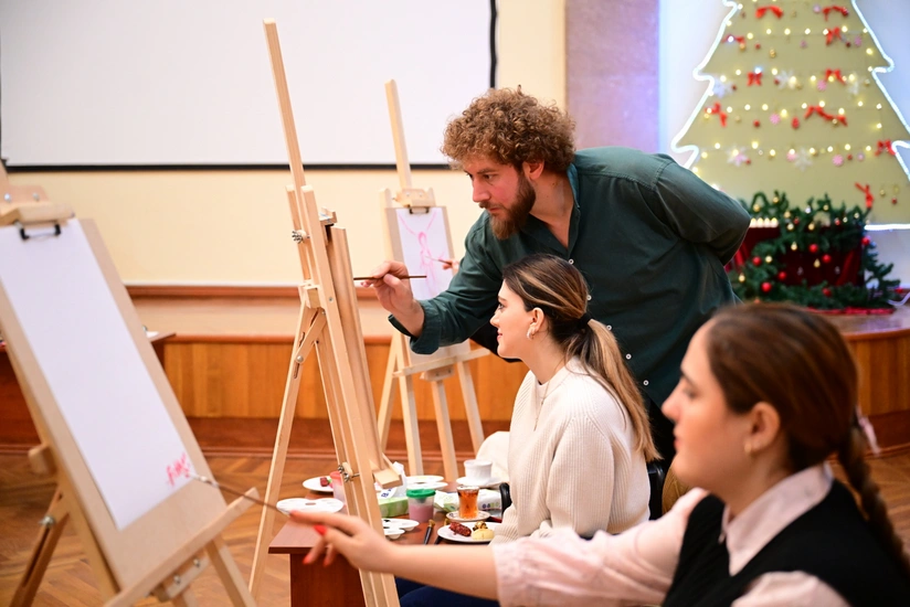 Muzey Mərkəzində təsviri sənət üzrə "Milli motivlər" adlı ustad dərsi keçirilib