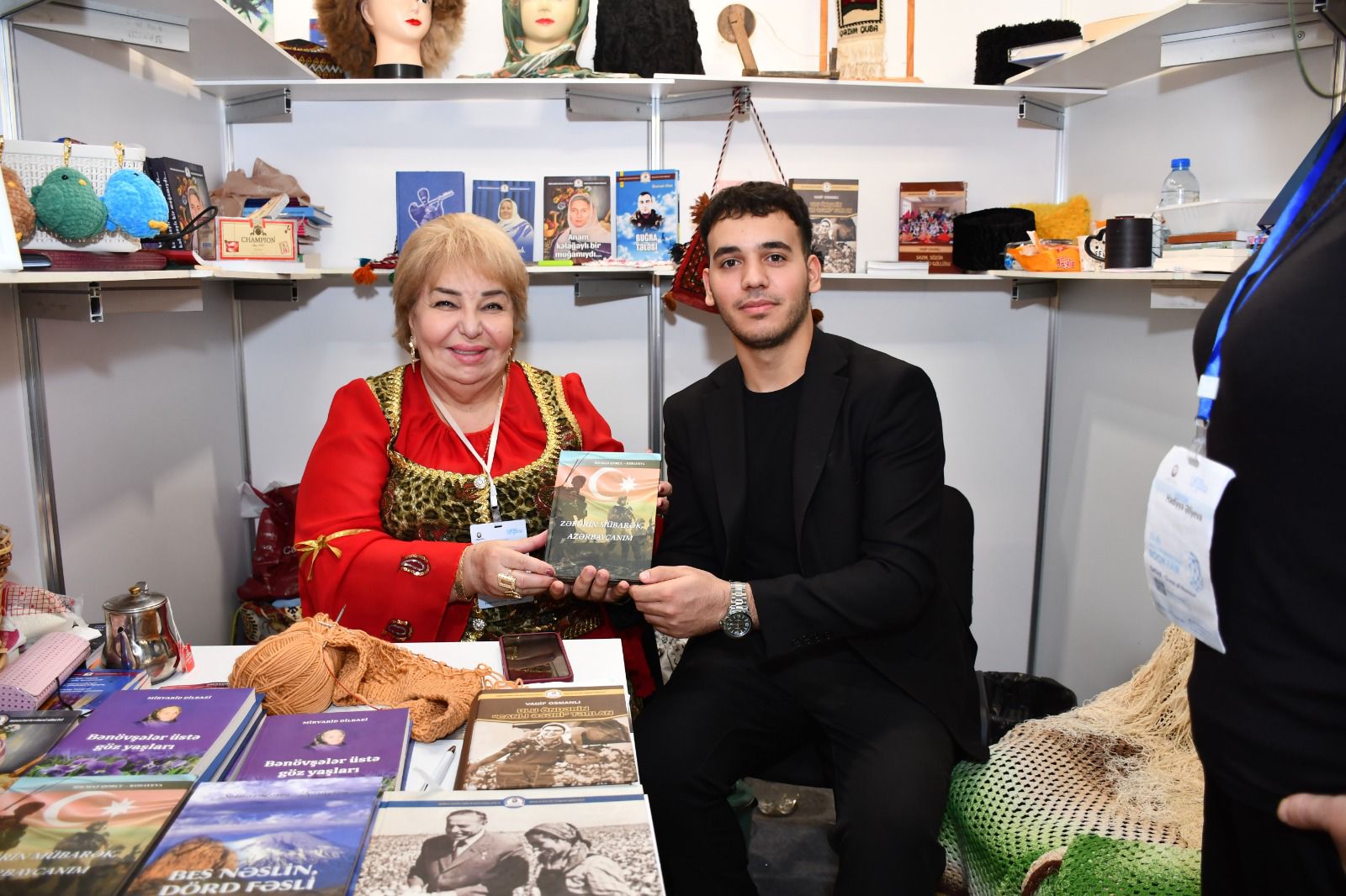 Bu dəfə diqqət stendlərdə yox, səfərlərdə idi