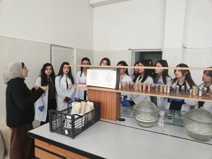 ADPU tələbələri Genetik Ehtiyatlar İnstitutunda təcrübə dərsində iştirak ediblər