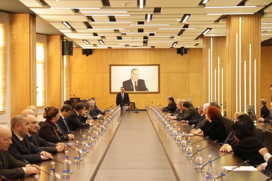 BDU-da “Güclü lider, güclü dövlətçilik, davamlı inkişaf" mövzusunda dəyirmi masa keçirilib - FOTO