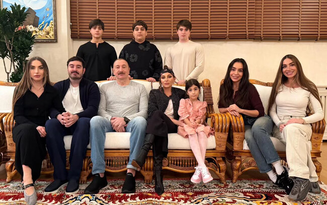 Prezidentin ad günündən ailə