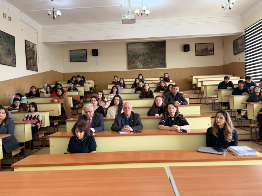 Biologiyada süni intellektin tətbiqinə dair elmi müzakirə aparılıb