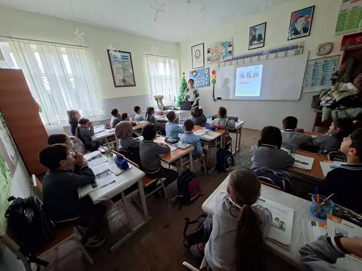 Zaqatala Çökəkoba kənd tam orta məktəbində I sinifdə Həyat bilgisi dərsi izlənilib