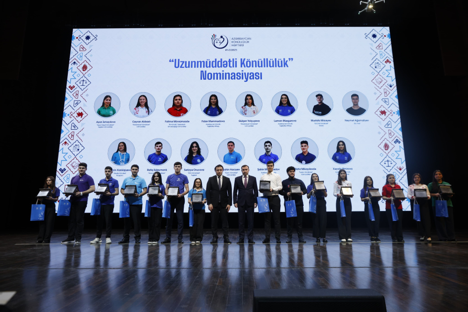 “BDU könüllüləri” təşkilatının fəal üzvləri təltif olunublar