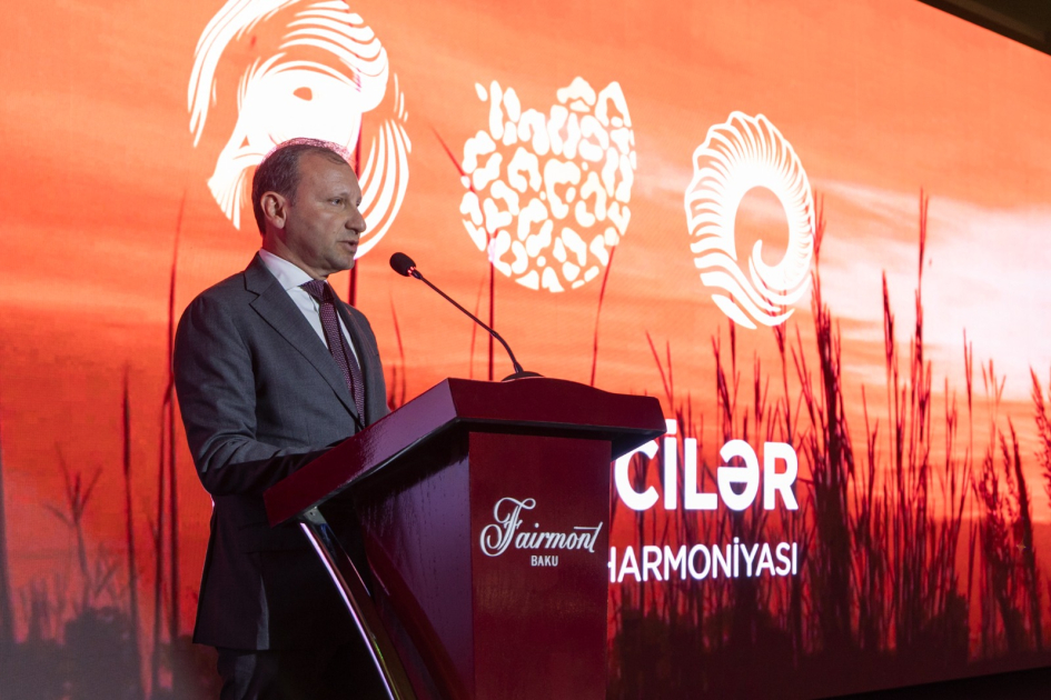 “Nadir fauna növləri” adlı yeni nəsil sikkə və xalça kolleksiyaları təqdim edilib