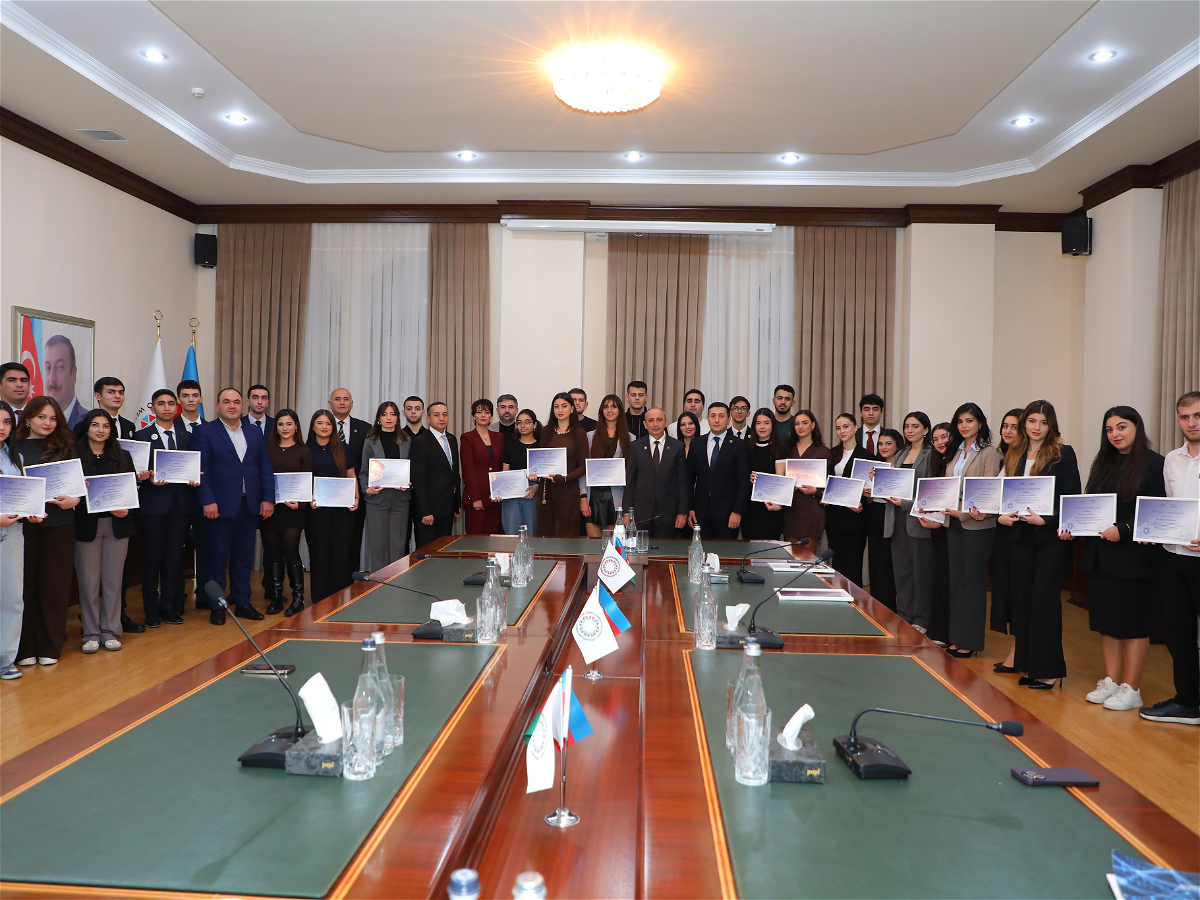 ADU TGT könüllülərinə fəal iştiraklarına görə sertifikatlar təqdim edilib