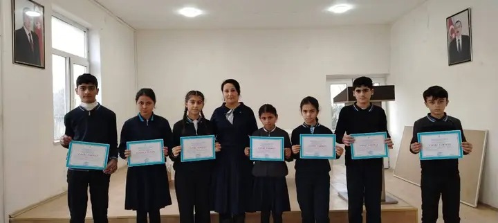 "Konstitusiya və Suverenlik İli" çərçivəsində 6, 7 və 8-ci sinif şagirdləri arasında bilik yarışı təşkil olunub