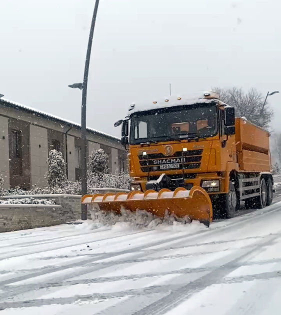 Laçında qarlı hava şəraiti ilə bağlı qurumlar gücləndirilmiş rejimdə çalışır