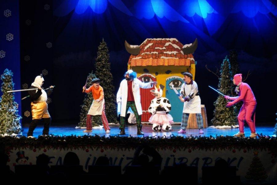 Şəki teatrında “İnəkgül və Şimşəkgülün Yeni il macərası”