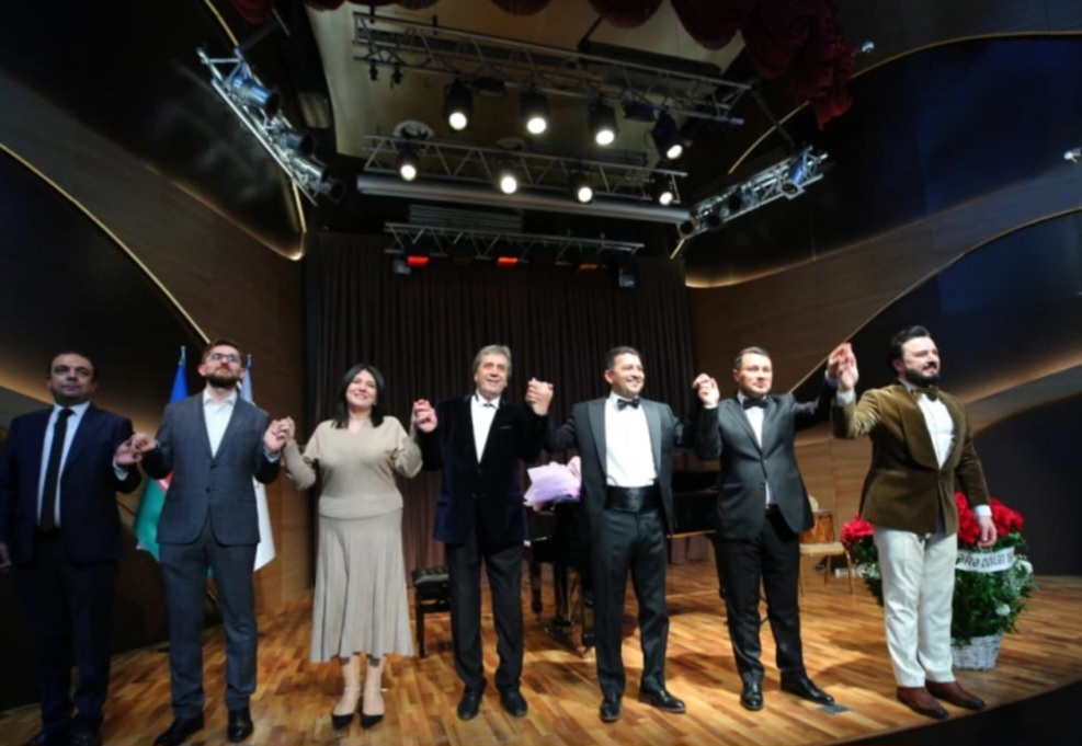 İlk dəfə sırf QHT-lər üçün bayram konserti proqramı təşkil olunub