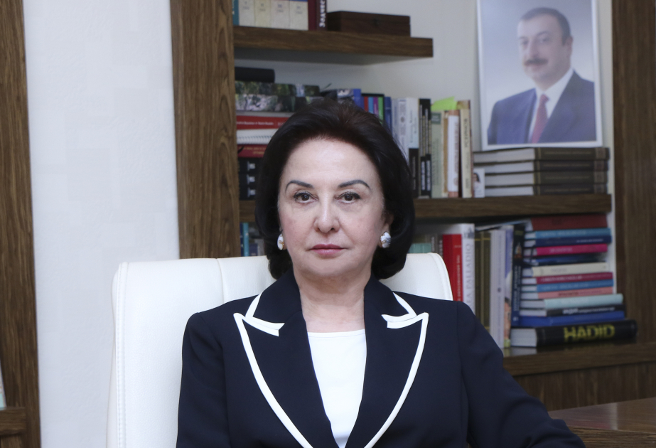 AzMİU-nun rektoru professor G. Məmmədovanın 31 Dekabr təbriki